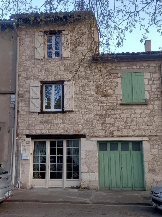 Apartamento Maison Paisible Avec Parking Montpezat-de-Quercy Exterior foto