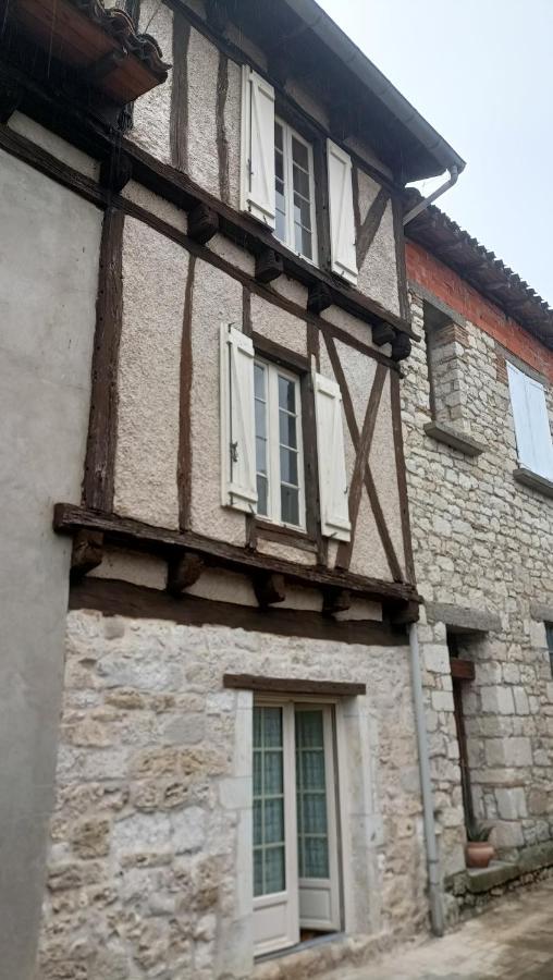 Apartamento Maison Paisible Avec Parking Montpezat-de-Quercy Exterior foto